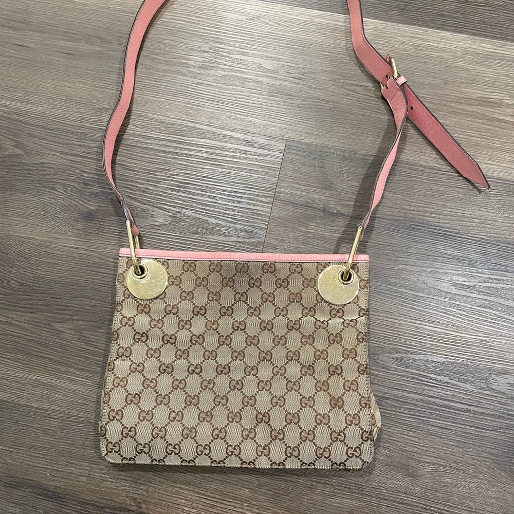 Authentic Gucci medium crossbody bag - Picture 6 of 14